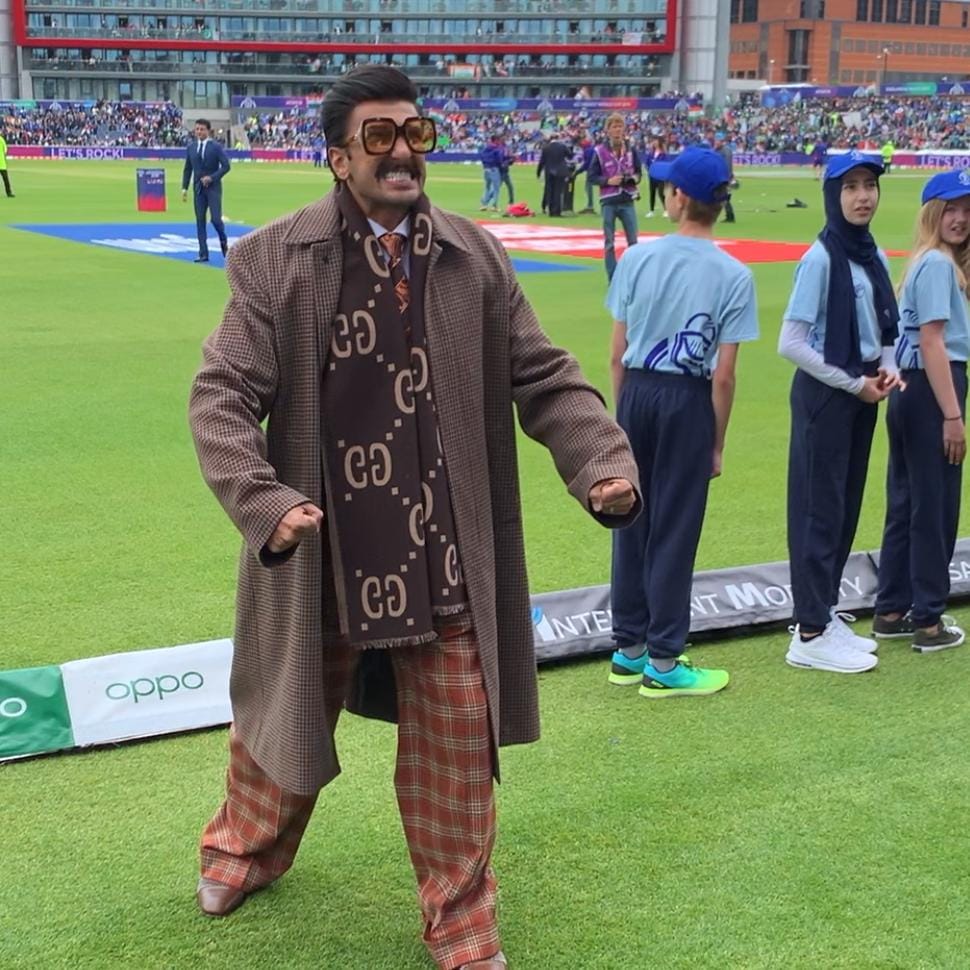 ranveer singh hugs a crying pakistani fan after india won the match