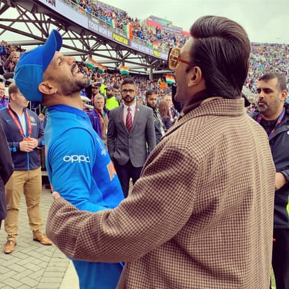 2019 World Cup India-Pak match Ranveer Singh Sunil Gavaskar dance to Badan Pe Sitare