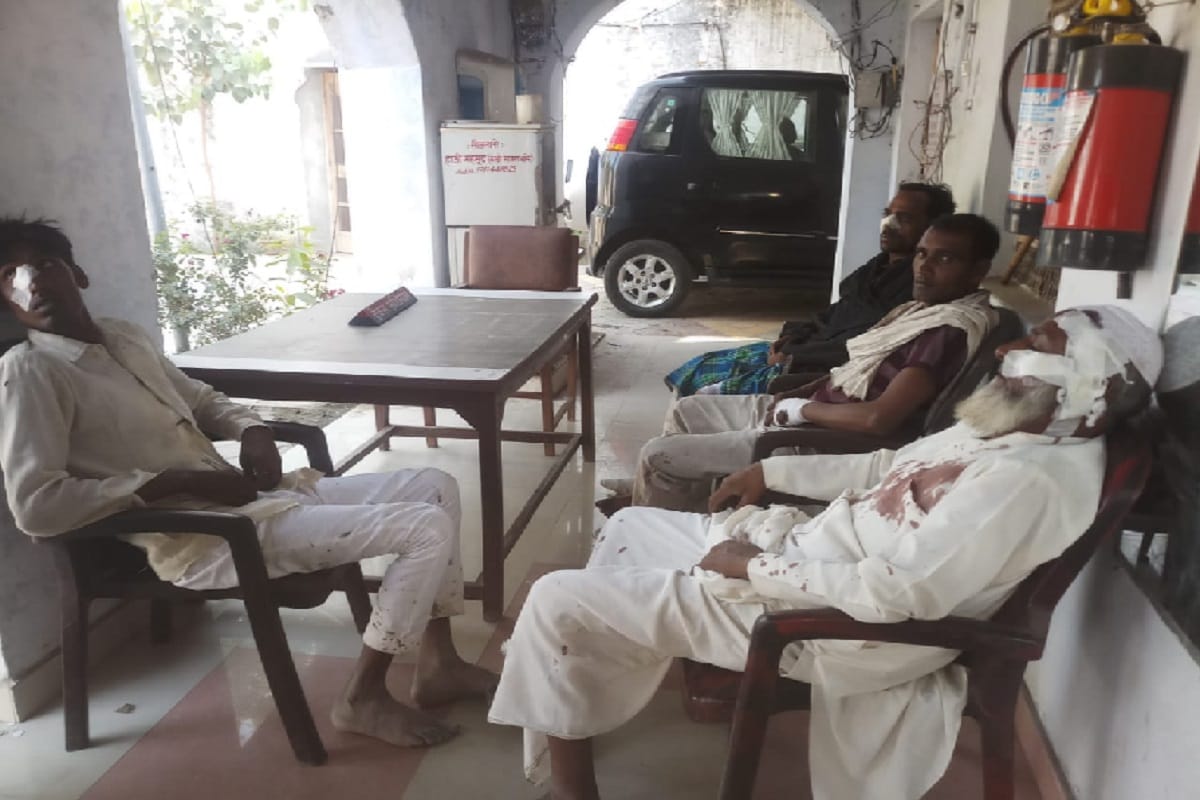 Sixteen peoples injured in conflict between the two sides at Saharanpur