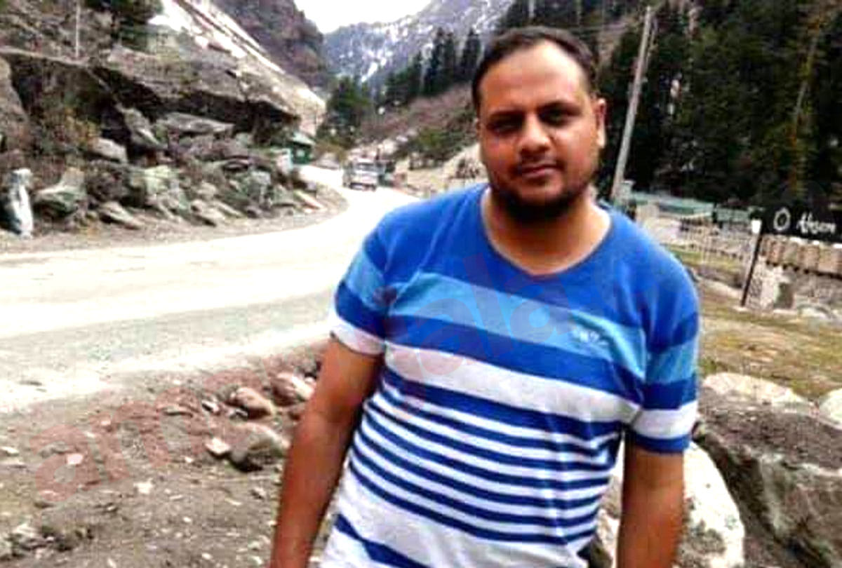 Sho Anantnag Arshad Khan Martyred While Treatment,  Last respects being paid in srinagar
