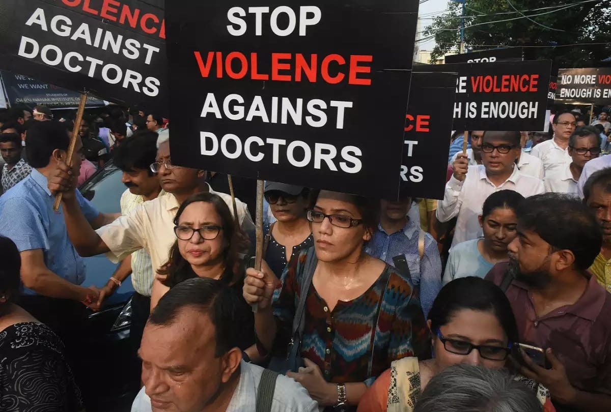 Chhattisgarh doctors supported Kolkata doctors Stike, Protest by rally