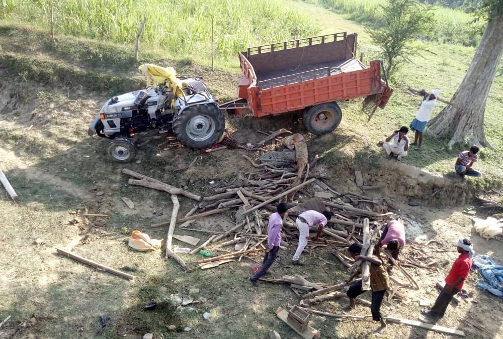 Tractor trolly accident in Maharajganj thana in Balrampur.