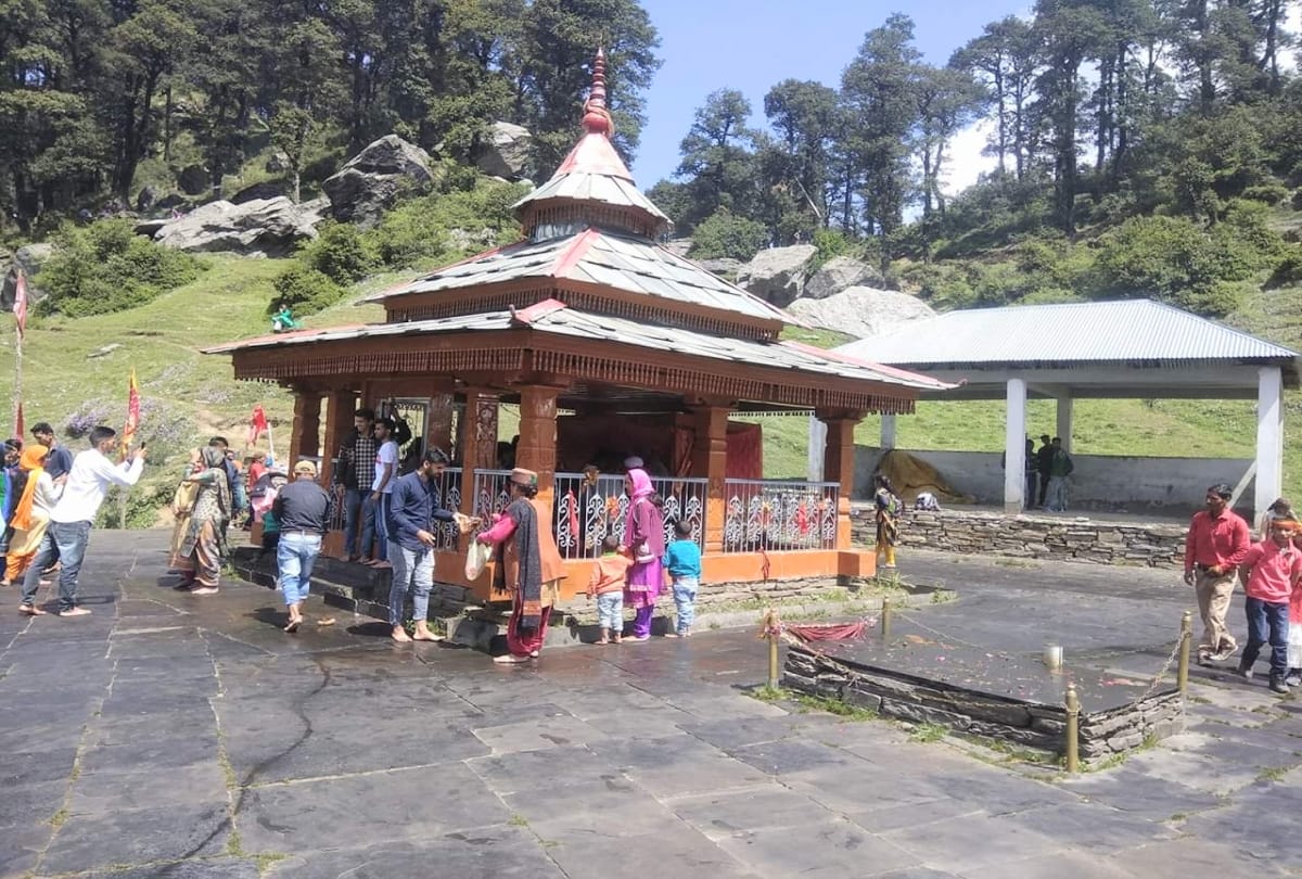 people have deep faith in mata budhi nagin situated at kullu himachal