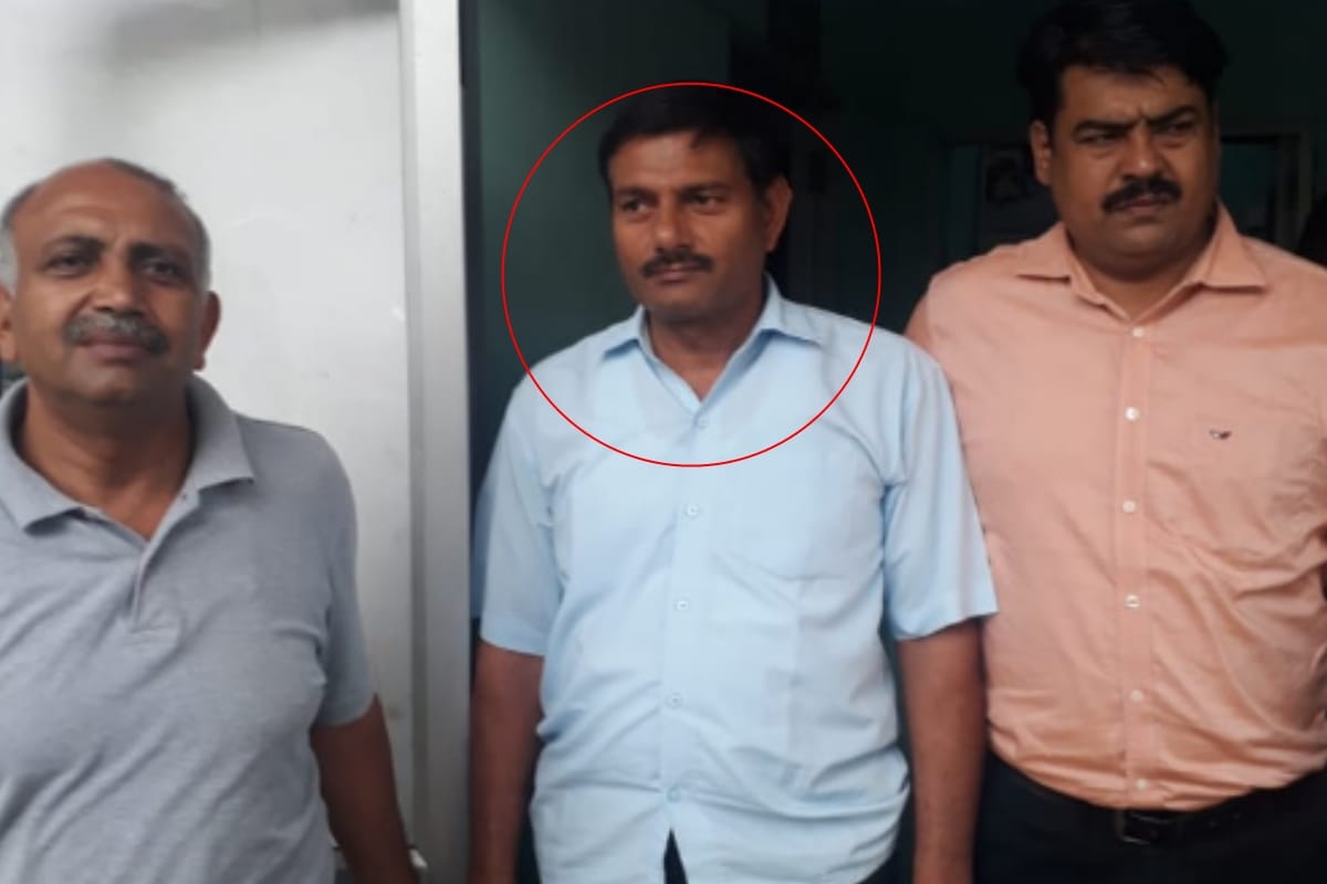 CCSU exam-division employee arrested Taking bribe by anti-corruption team