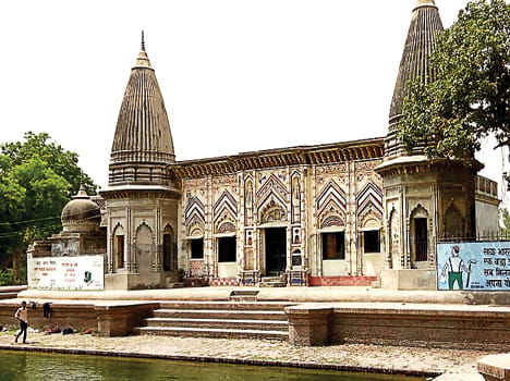 Five statues stolen including Radha-Krishna from Thakurdara