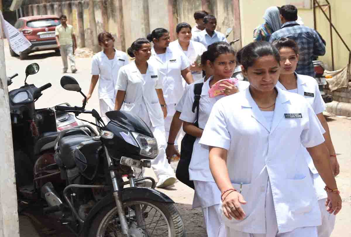 doctors on strike after bengal incident in kanpur