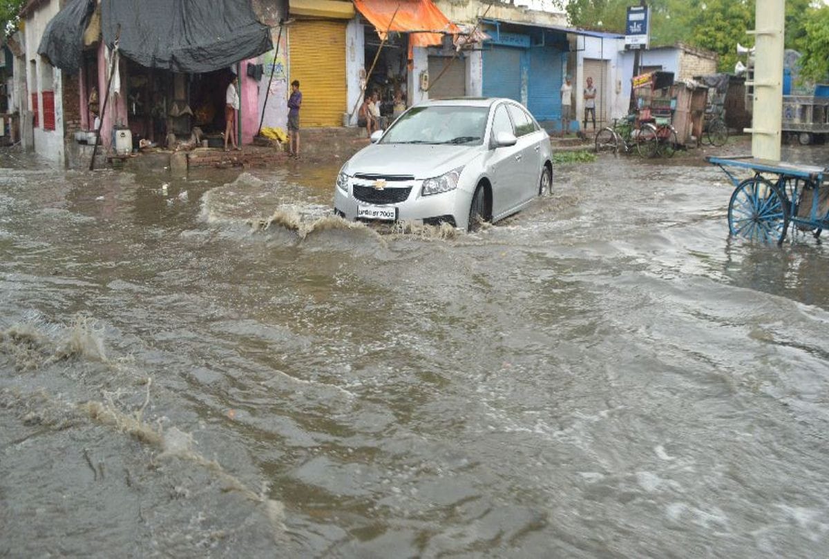 waterlogging in agra after pre monsoon rain