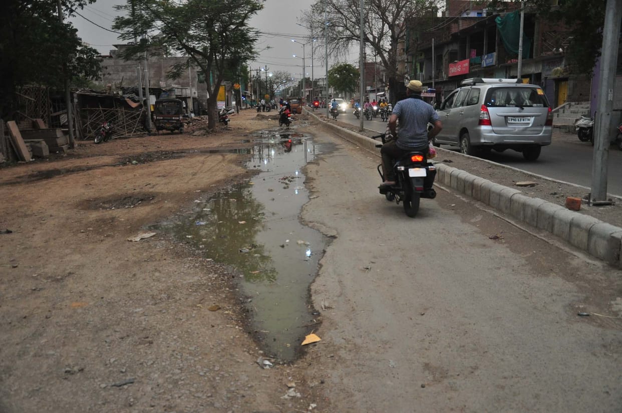 laxmi gate road problem not resolve