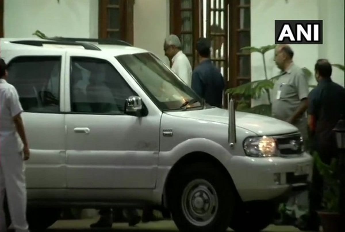 Bihar Chief Minister Nitish Kumar Meets Pranab Mukherjee