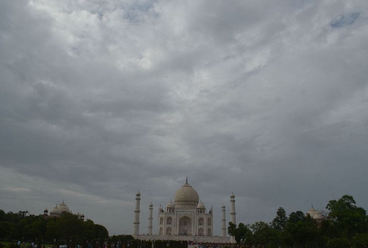 heavy rain in agra weather today