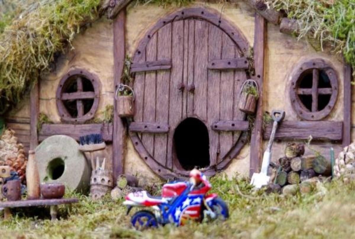 wildlife photographer simon dell made village for rats