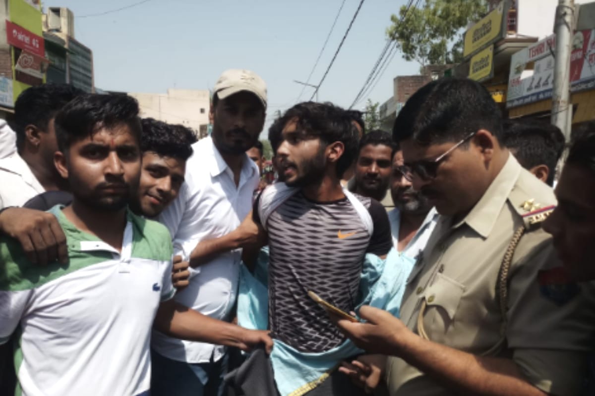 public trapped the badmash of bank loot in saharanpur UP