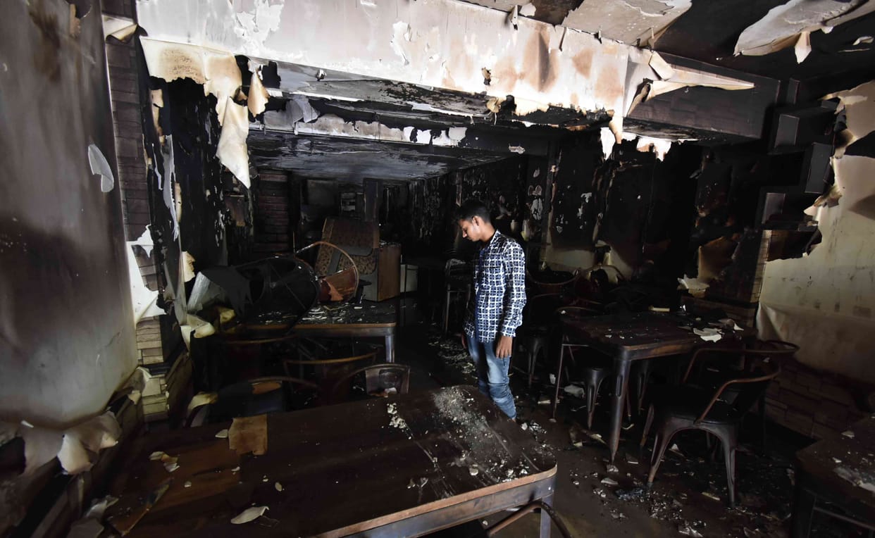 In the Prayagraj, the fierce fire in the restaurant was burnt to ashes