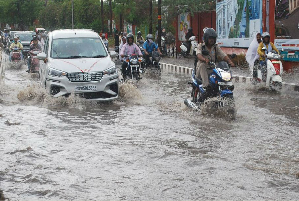 waterlogging in agra after pre monsoon rain