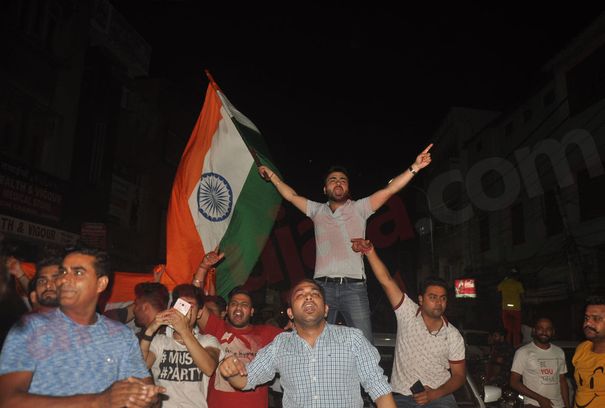 INDvPAK India Vs Pakistan Live Scorecard And Updates World Cup 2019, Jammu Kashmir photos