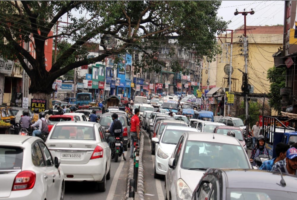 Heavy Traffic jam on dehradun all roads public face problem 