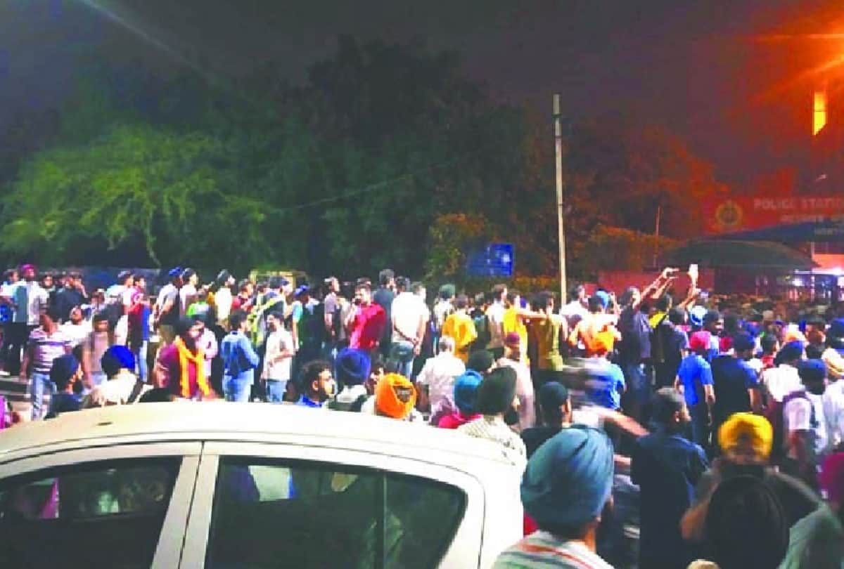 mukherjee nagar case tense atmosphere after Auto driver and his son brutally beating by delhi police