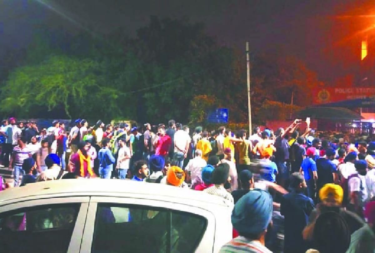 mukherjee nagar case tense atmosphere after Auto driver and his son brutally beating by delhi police