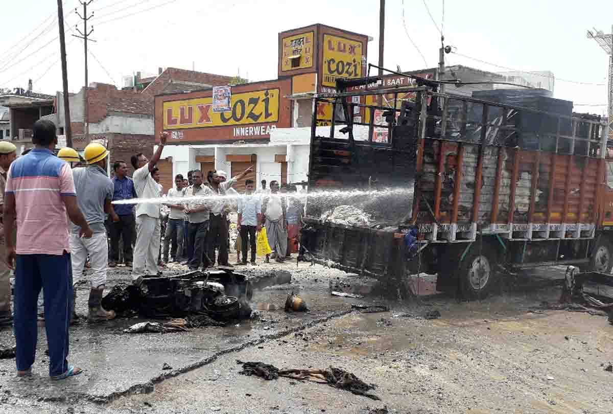 fire caught in dcm on kanpur etawah highway