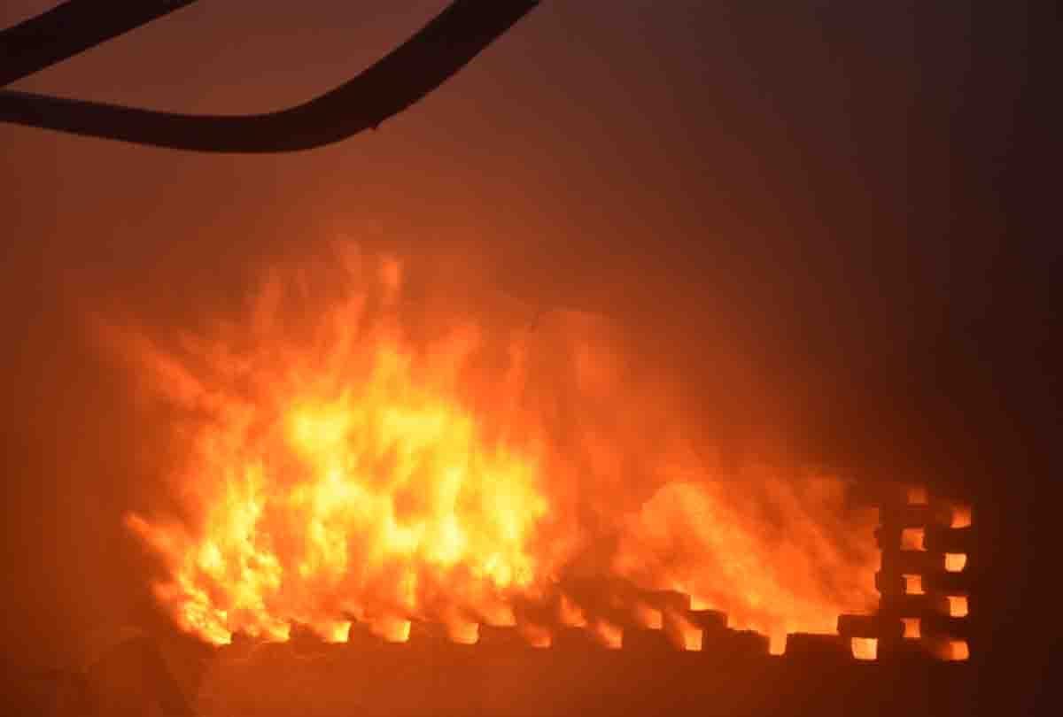 fire caught in factory at dada nagar industrial area Kanpur