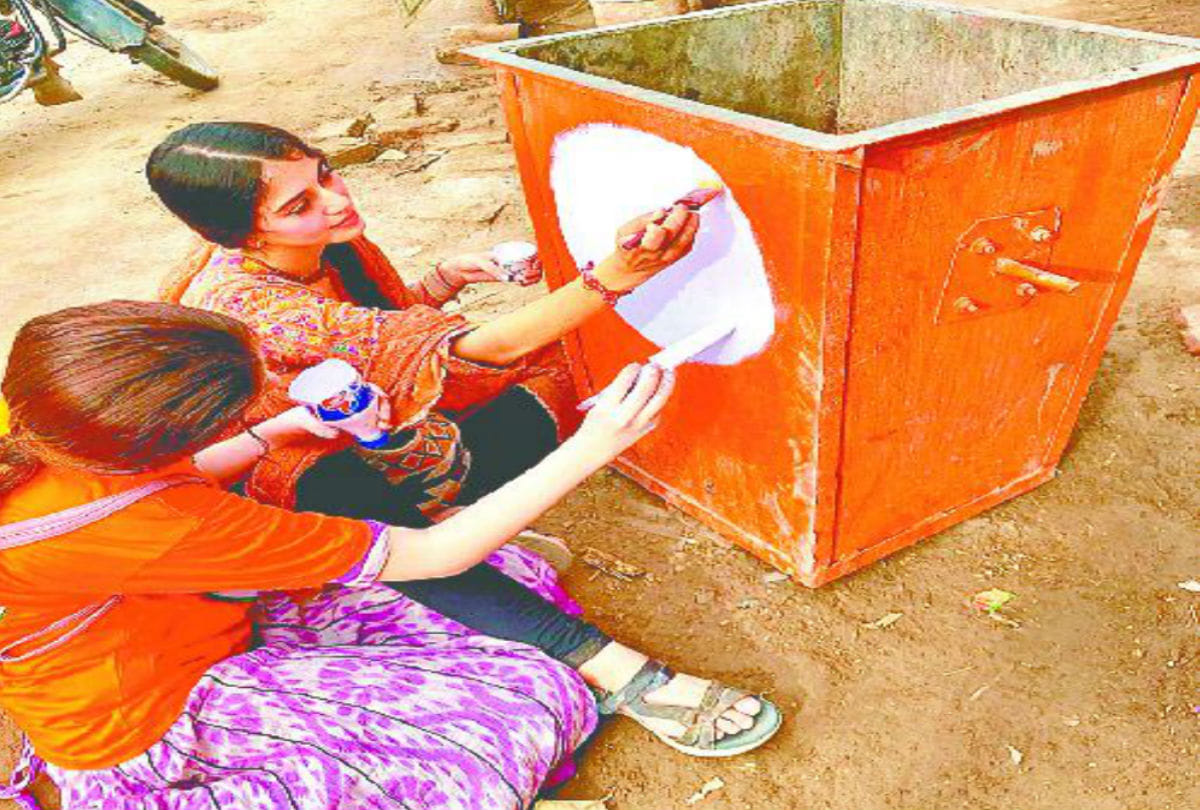 foreign devotees held cleanliness campaign in vrindavan