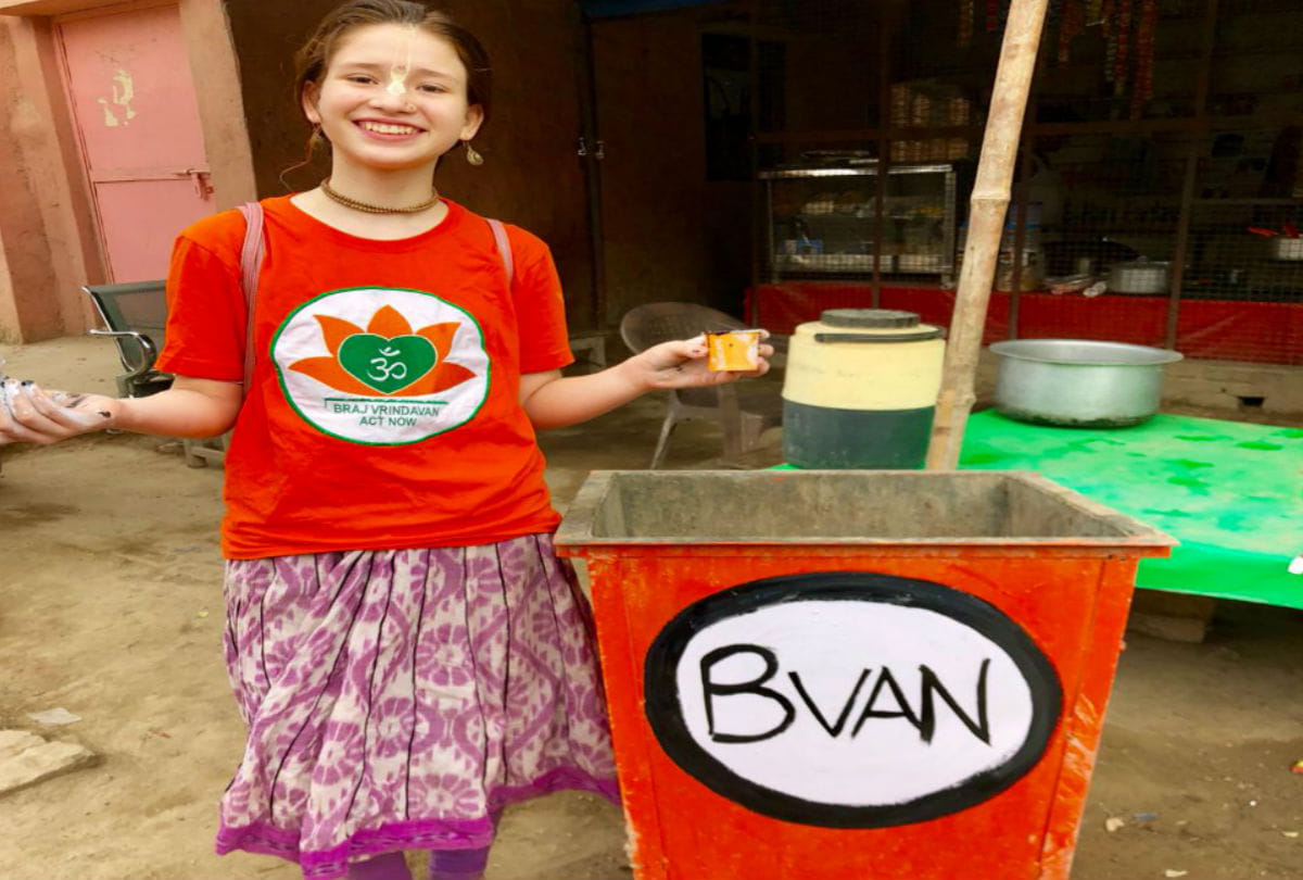 foreign devotees held cleanliness campaign in vrindavan