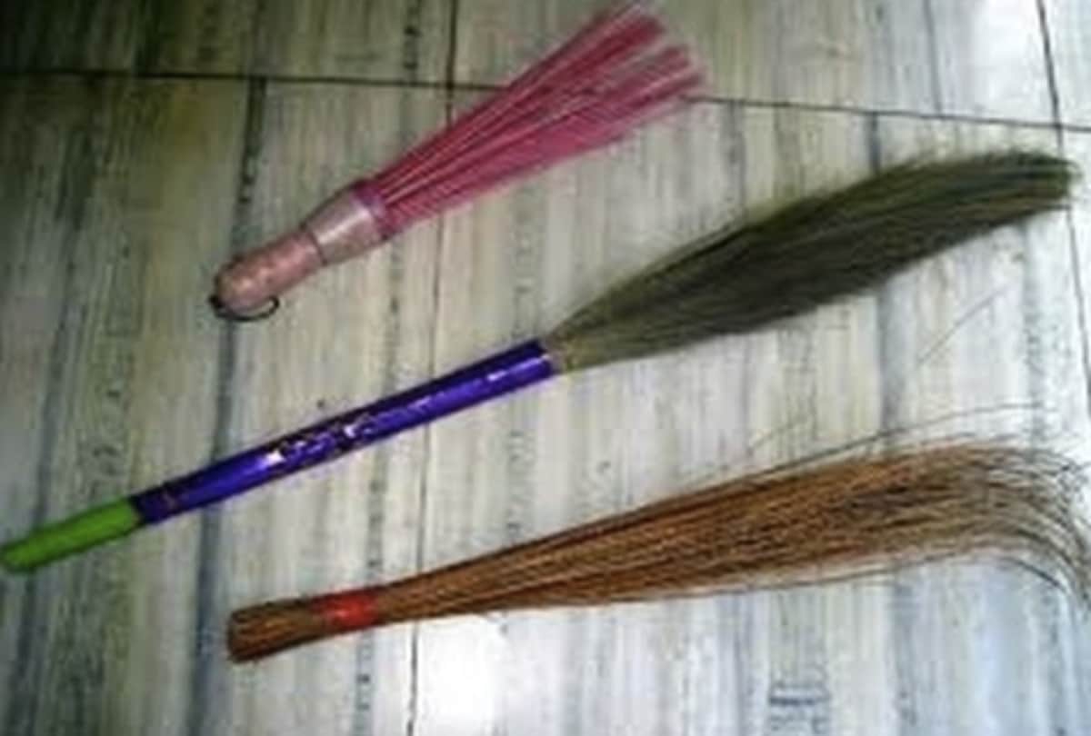 follow these five vastu tips to solve money problem