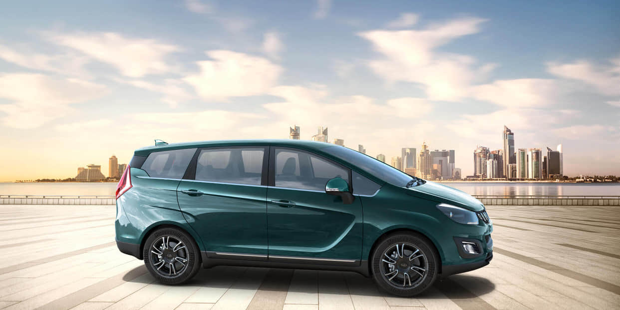 mahindra launched Mahindra Marazzo DC designs luxury edition SUPERIOR than 1.5 Cr Audi A8