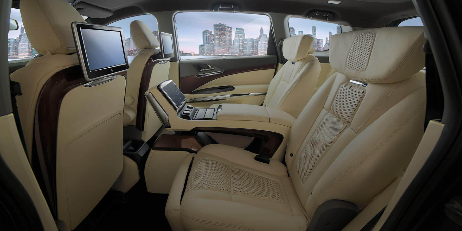 mahindra launched Mahindra Marazzo DC designs luxury edition SUPERIOR than 1.5 Cr Audi A8