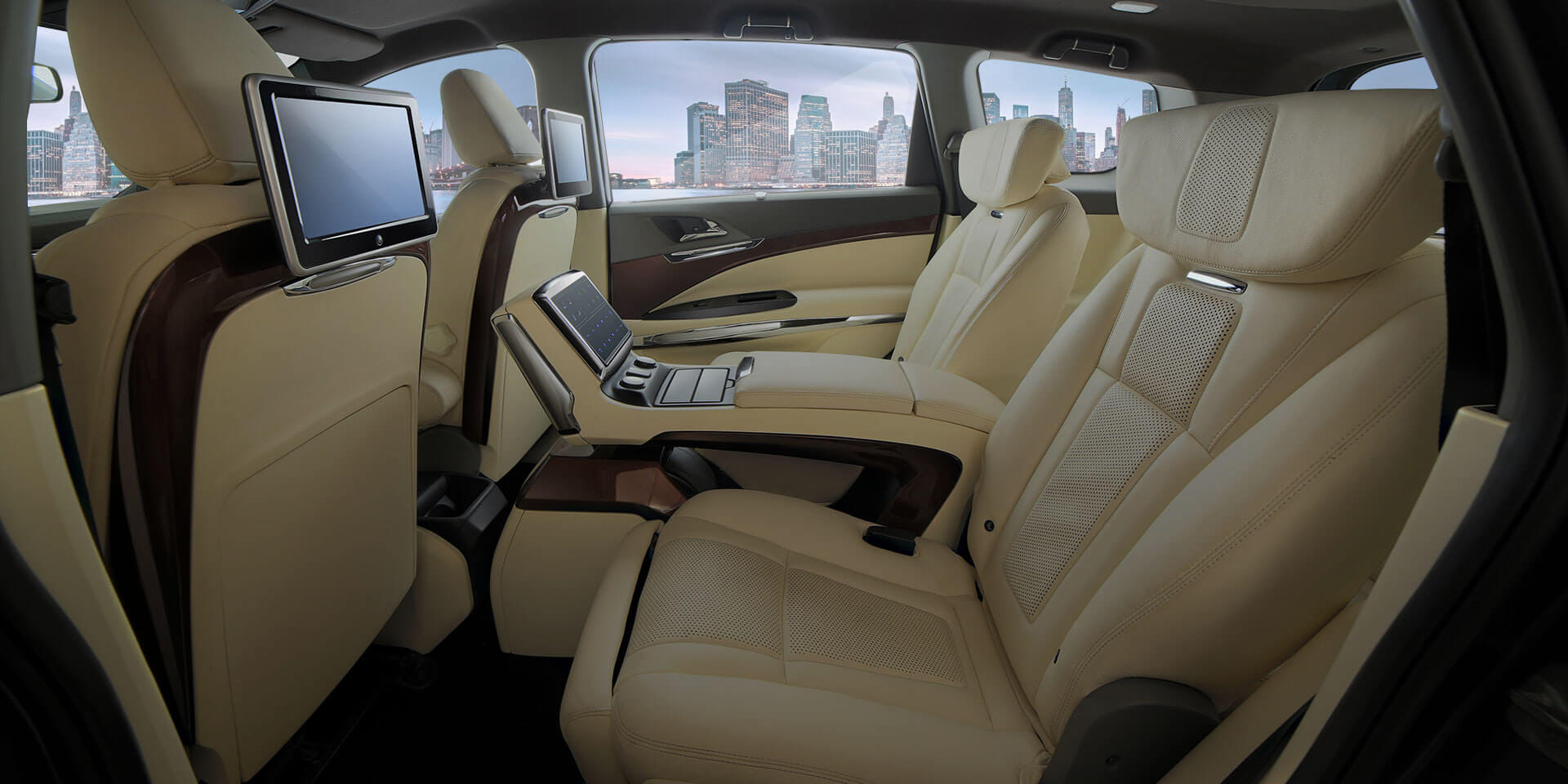 mahindra launched Mahindra Marazzo DC designs luxury edition SUPERIOR than 1.5 Cr Audi A8