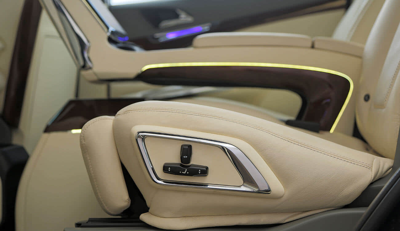 mahindra launched Mahindra Marazzo DC designs luxury edition SUPERIOR than 1.5 Cr Audi A8