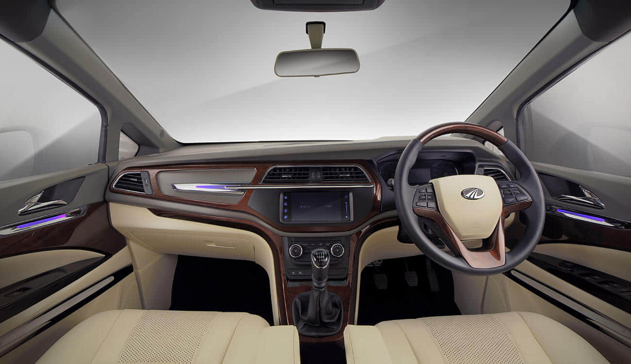 mahindra launched Mahindra Marazzo DC designs luxury edition SUPERIOR than 1.5 Cr Audi A8