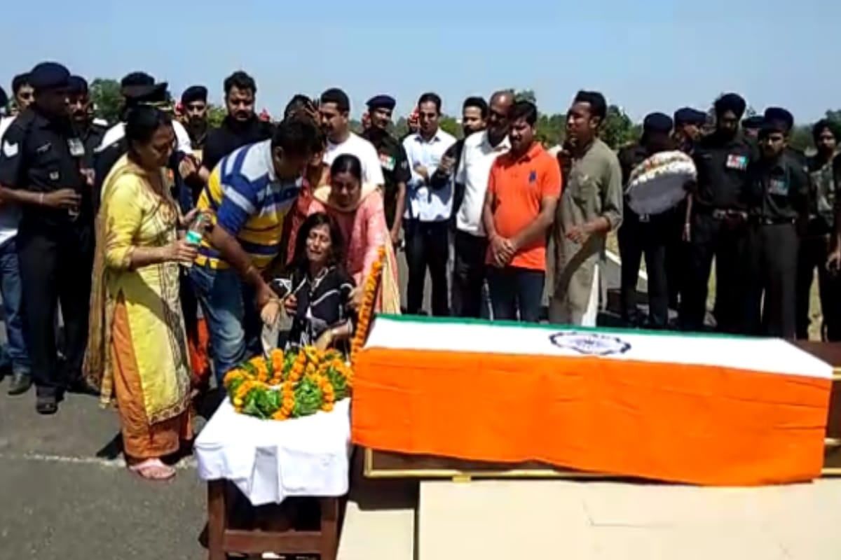 Martyr Major Ketan Sharma's funeral took place in Surajkund at Meerut