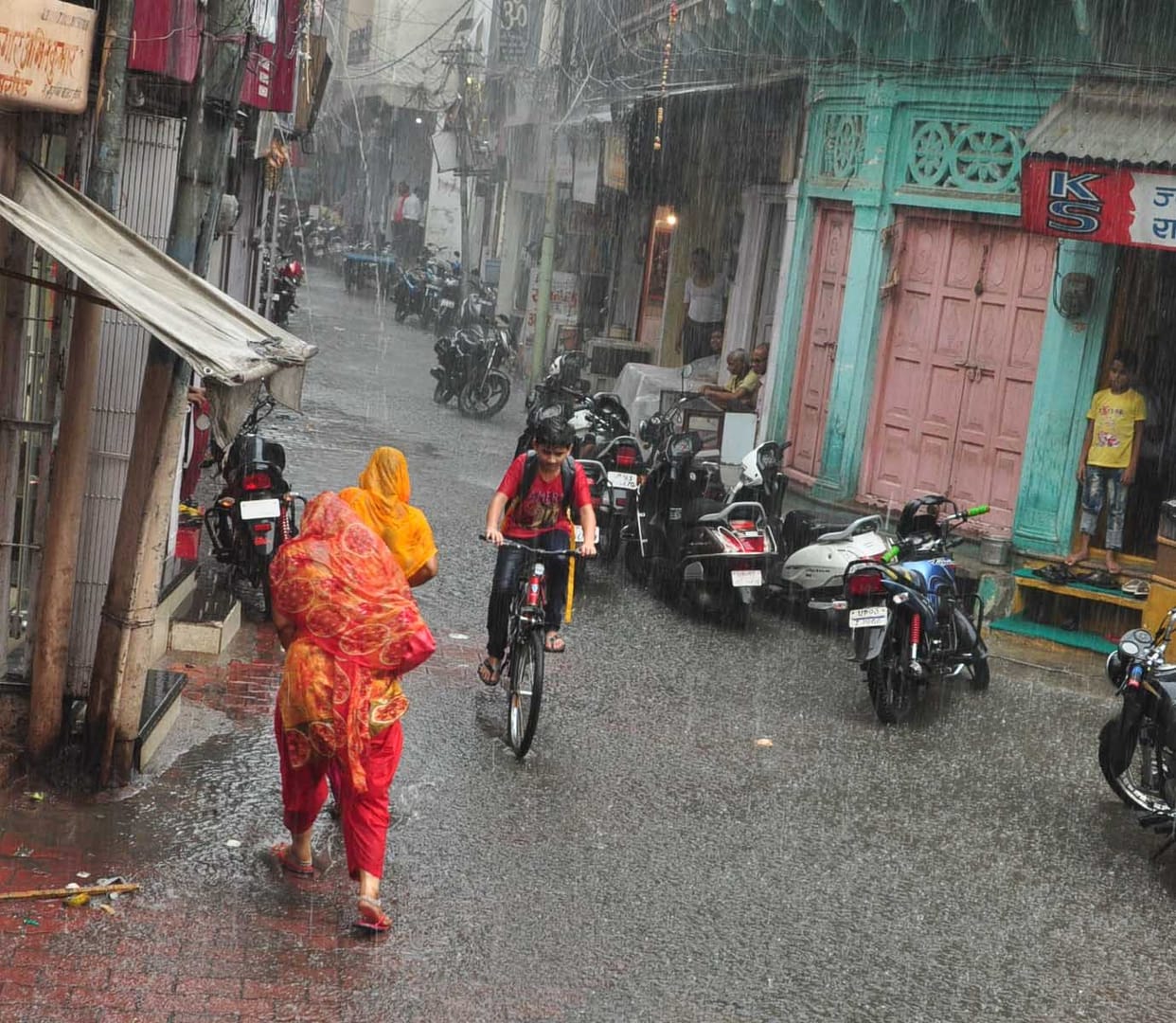 light supply stopped many arias in rain