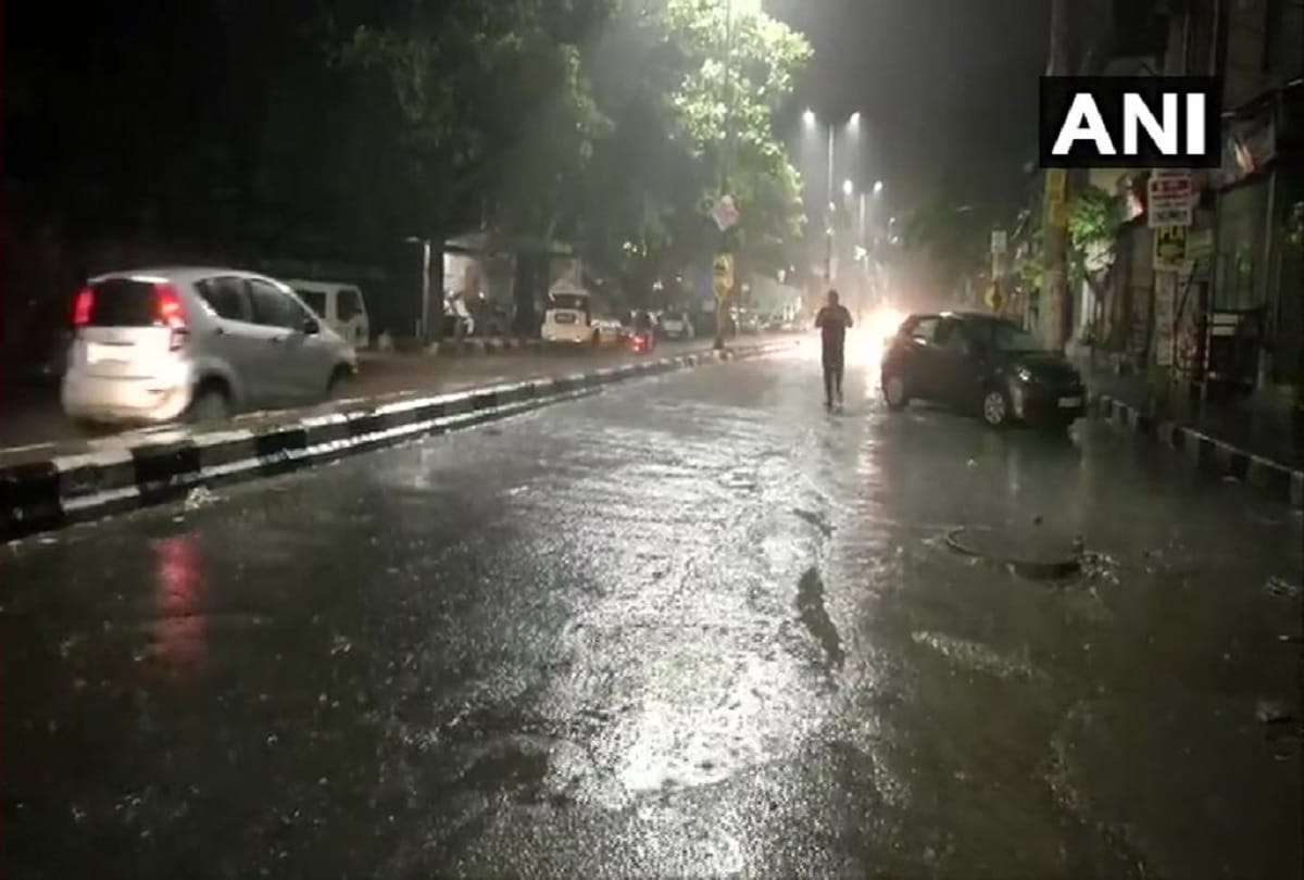 Rain lashes parts of Delhi ncr Weather Changed