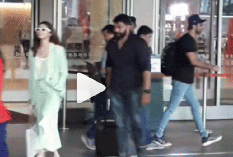 alia bhatt and ranbir kapoor spot in mumbai airport
