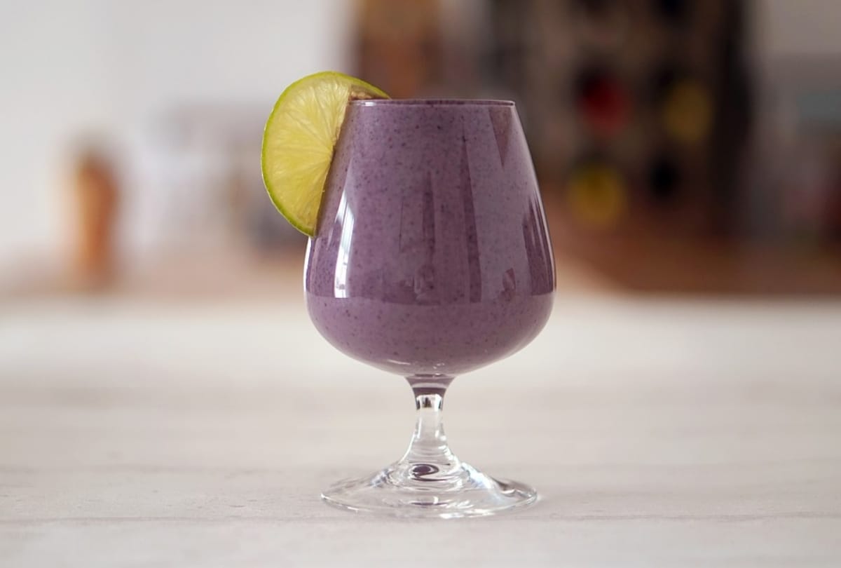 simple easy and quick delicious healthy apple chia seeds smoothie recipe
