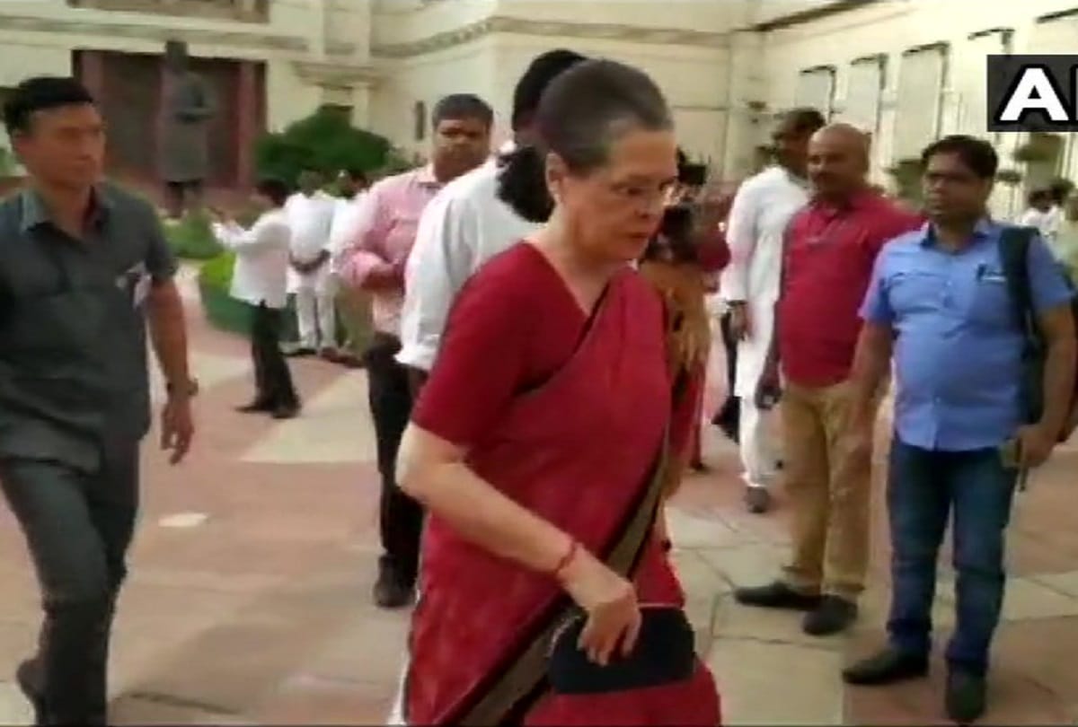 UPA Chairperson Sonia Gandhi meeting of opposition leaders at the Parliament