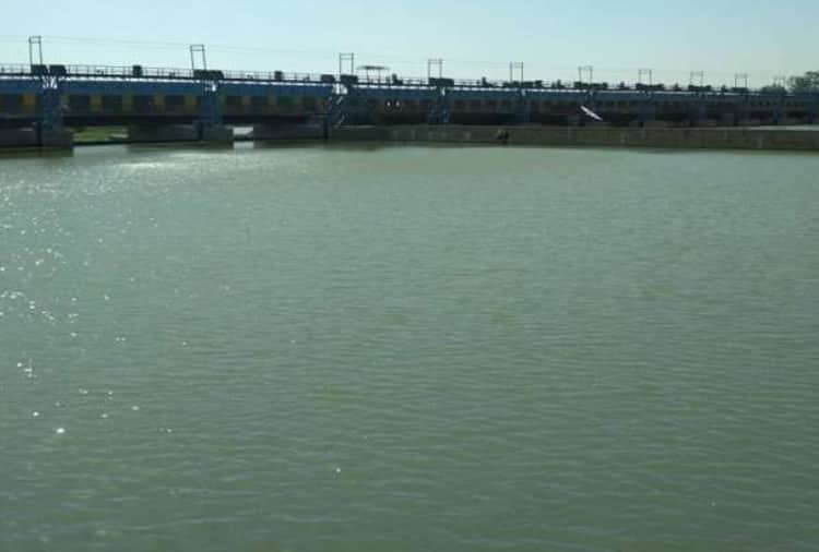 Pakistani Farmers Using Sutlej River Water for Farming, Hussainiwala Head, Harrike Head