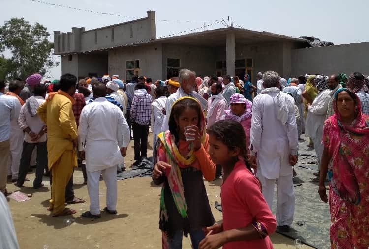 Three Brother Sisters Funeral, was died in boat drowning in river at moga