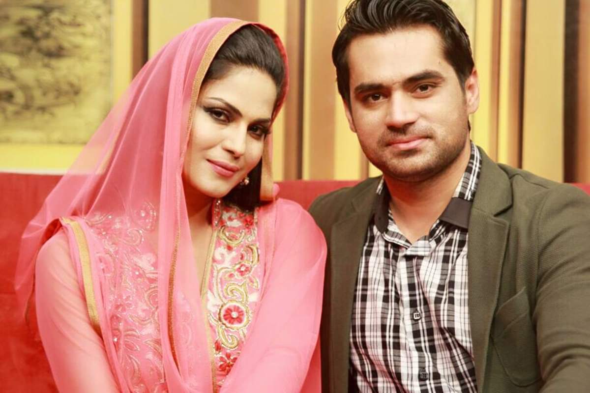 Dis Veena Malik secretly marry with pakistani actor Hamza Ali Khan