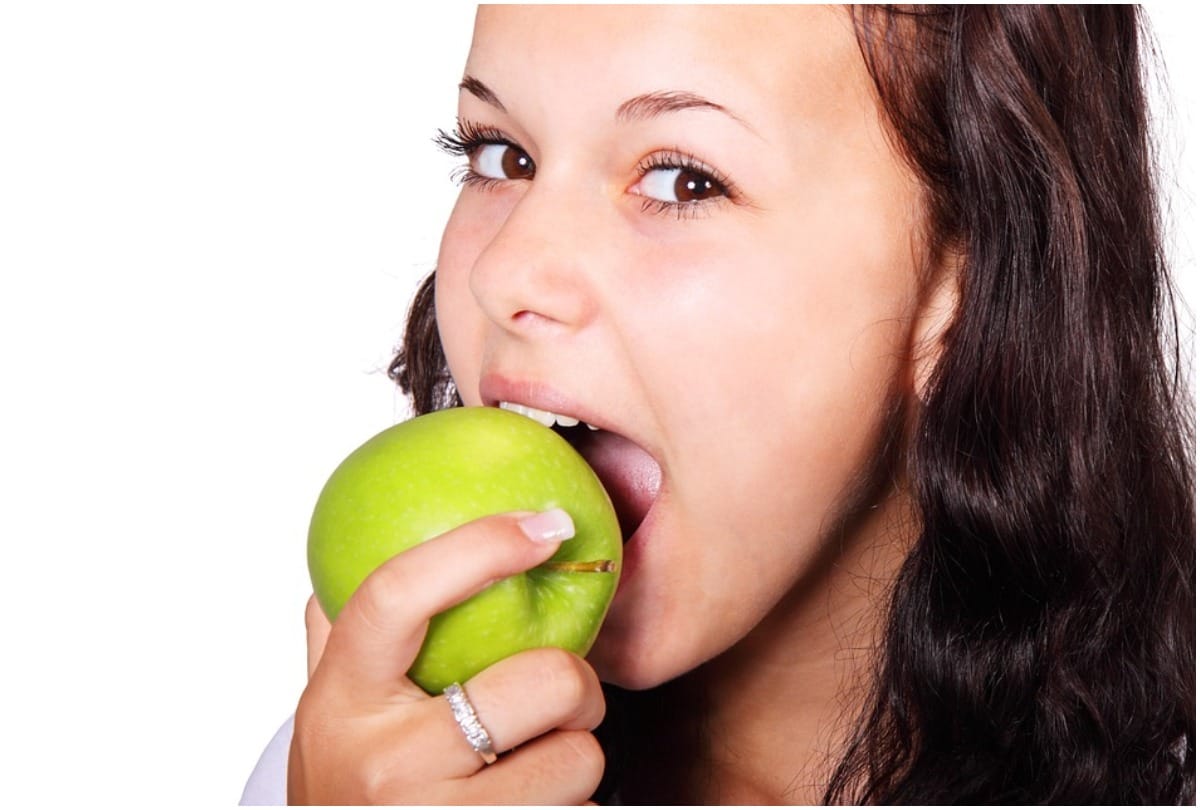 some Impressive Health Benefits of Apples, cancer, alzheimer's and tumor