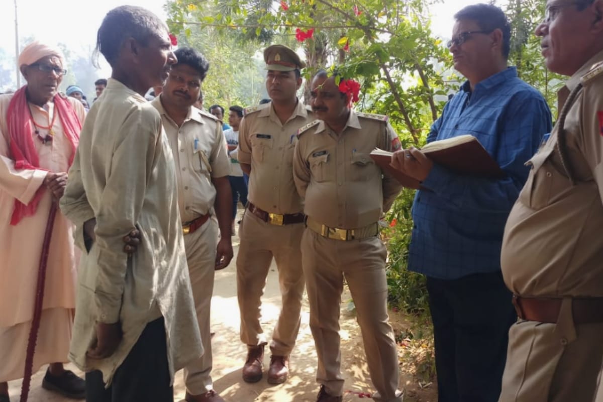 priest shot dead in a Temple in Bijnor UP