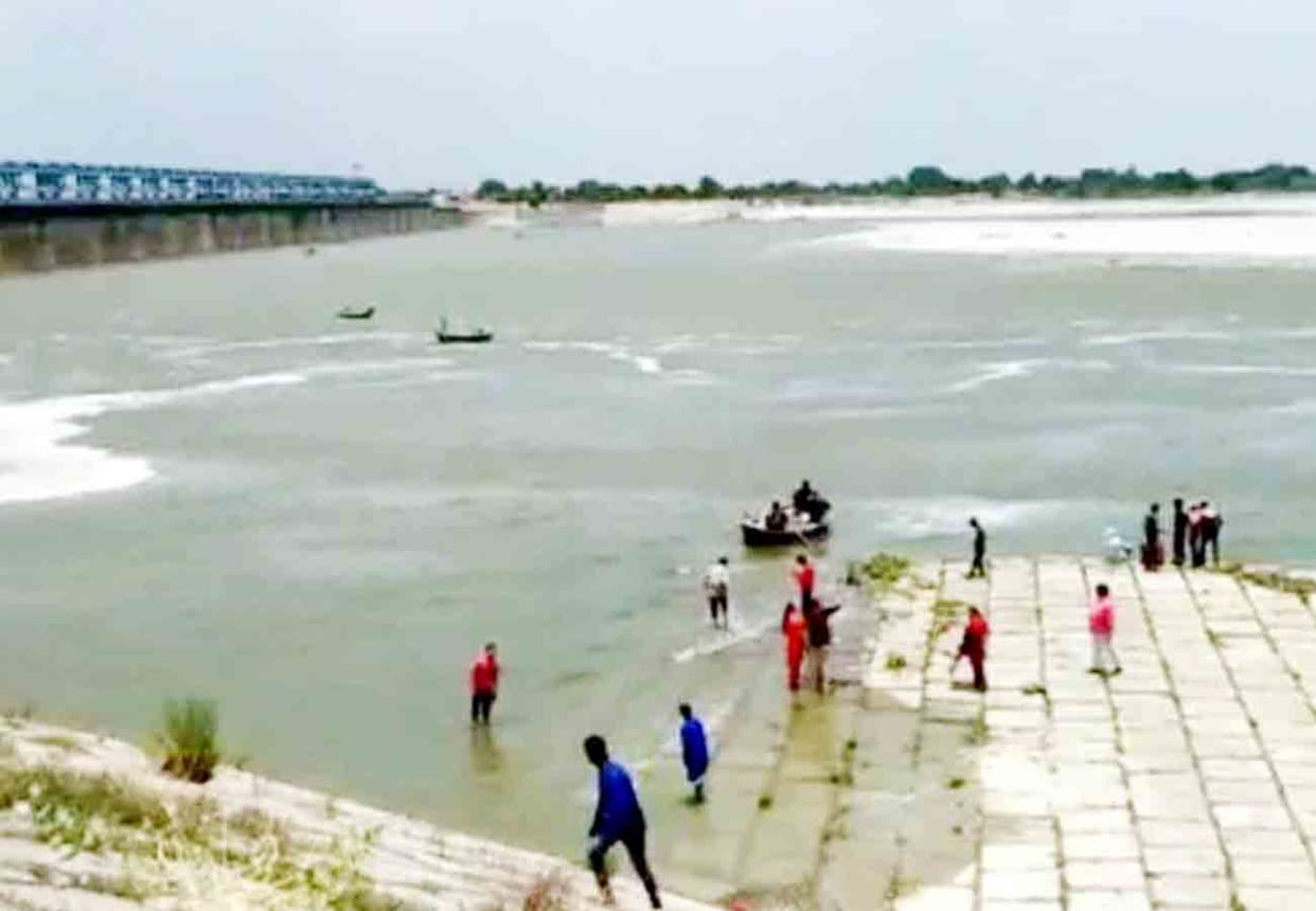 boy drown in ganga river in kanpur