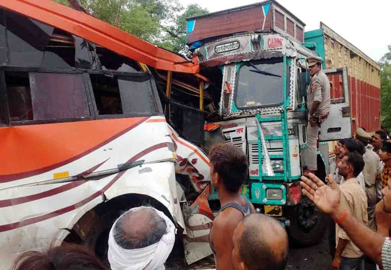 road accident in fatehpur, seven people died