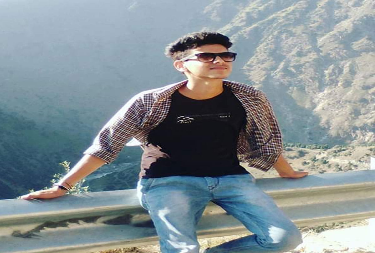 youth in kishtwar jammu kashmir while taking selfie fall in chinab river, dead