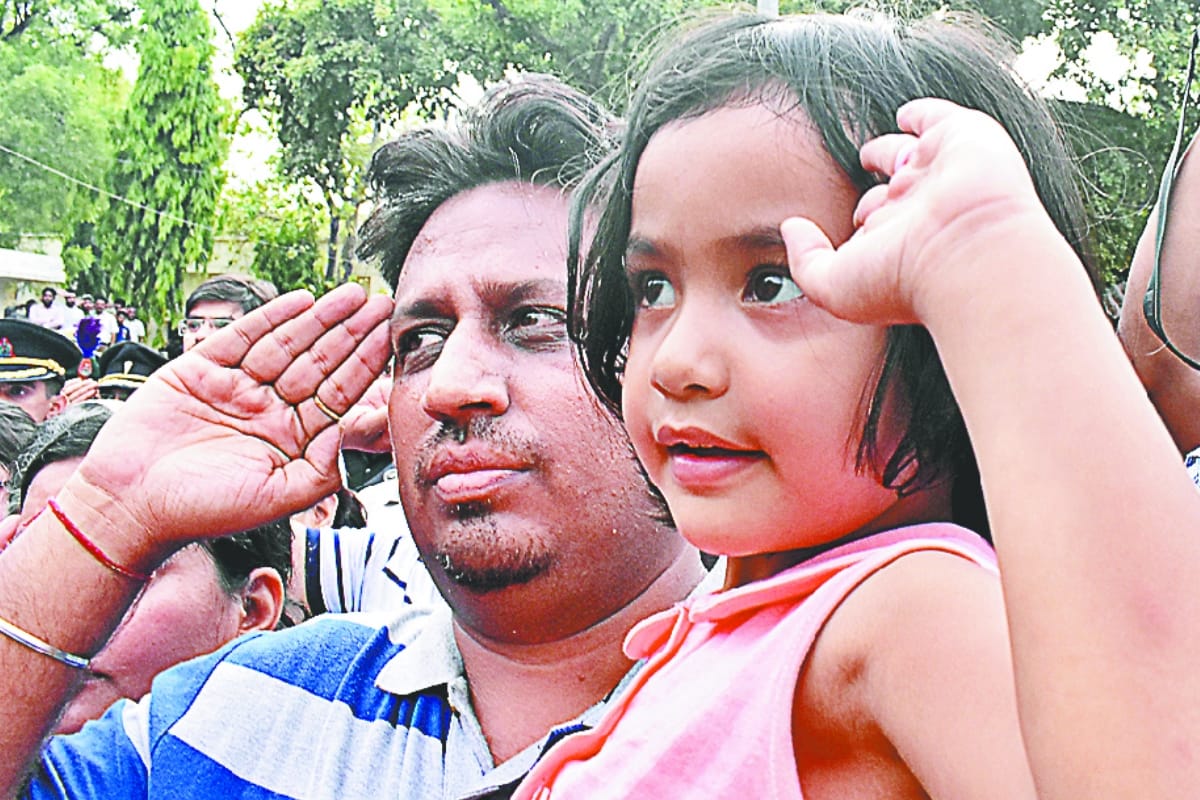 Martyred Army Major Ketan Sharma five year old daughter pictures will make you emotional