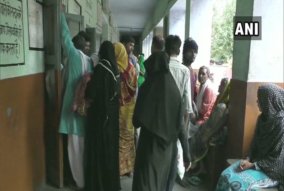 Aligarh Patients and relatives at Malkhan Singh Hospital said they waited for doctors for 2-3 hrs