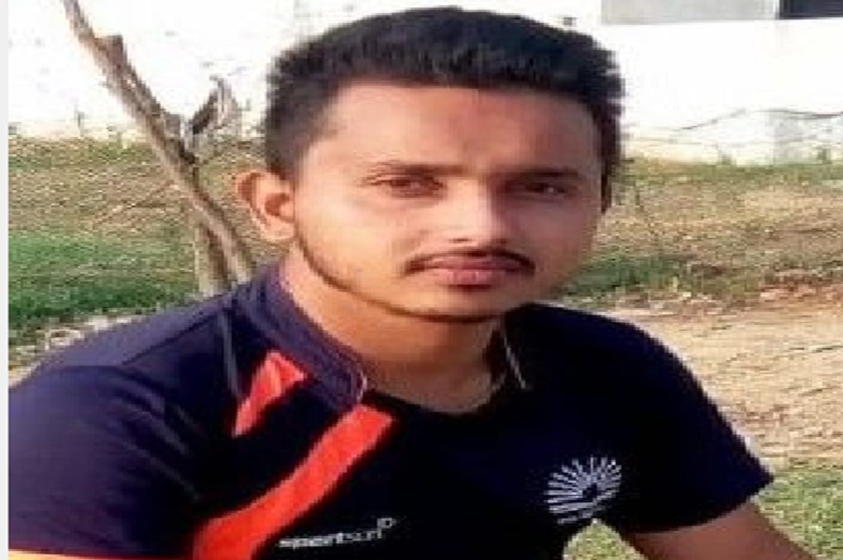 robbers knife attacked on Two young men in Delhi