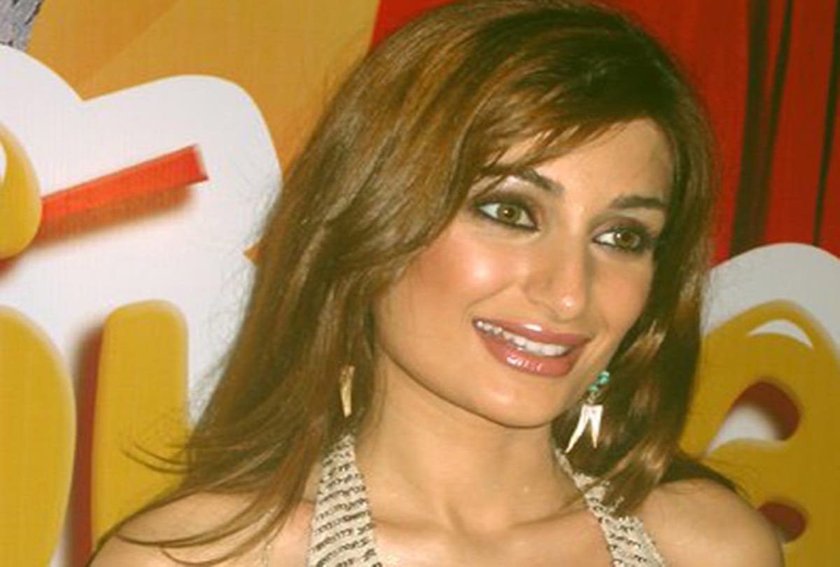 #HappyBirthdayRahulGandhi Negar khan to kareena kapoor many girls has a huge crush on Rahul Gandhi